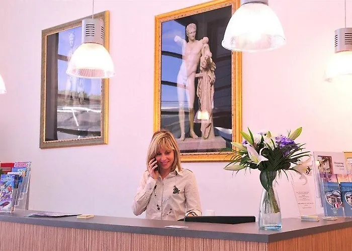 Odalys - Olympe 3* Антиб